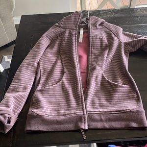 Lululemon sweatshirt size 10